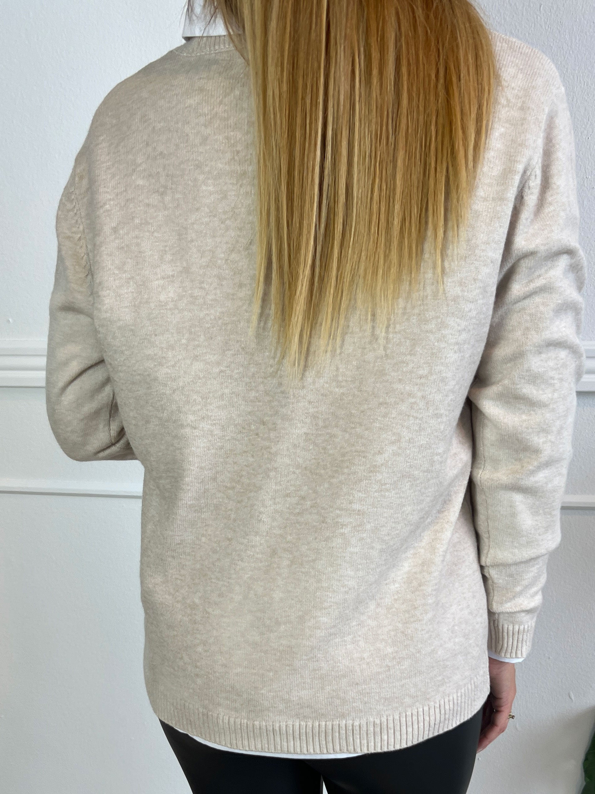 Tamara - Mjuk tröja med liten v-ringning